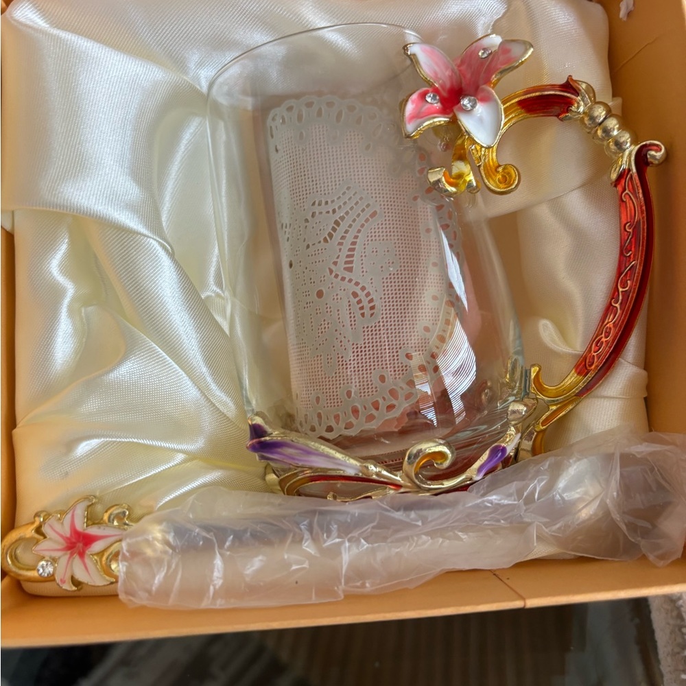 Tea cup - Picture 3 of 4